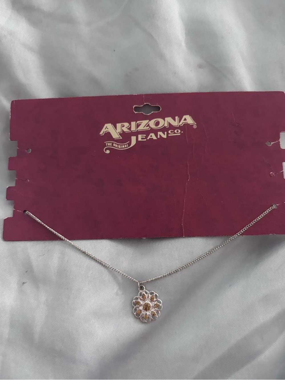 ARIZONA JEANS CO. Floral Pendant Necklace NWT